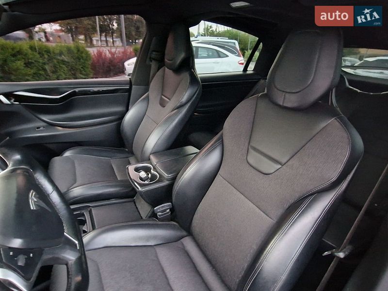 Внедорожник / Кроссовер Tesla Model X 2016 в Виннице