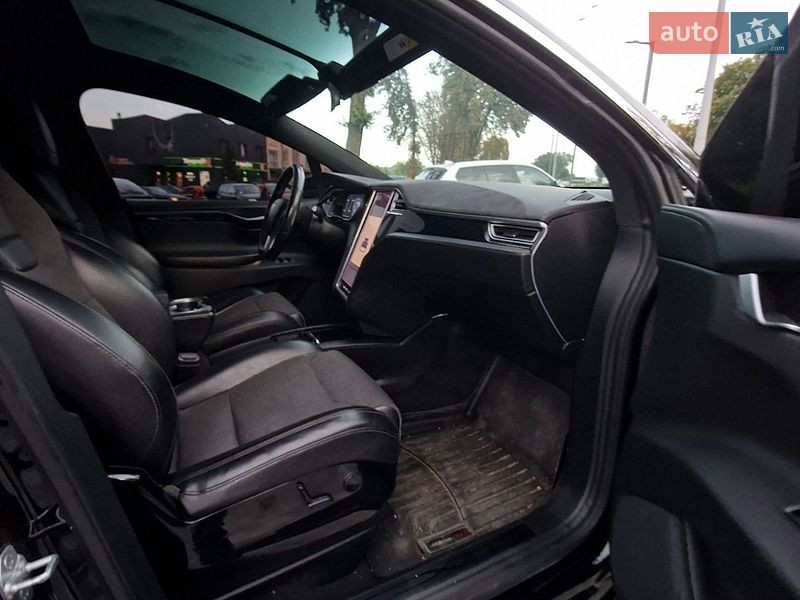Внедорожник / Кроссовер Tesla Model X 2016 в Виннице