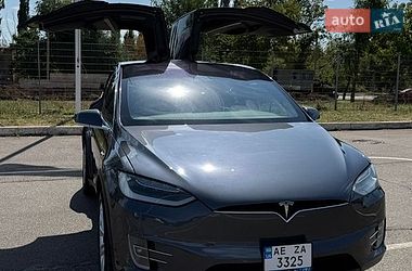Tesla Model X  2020