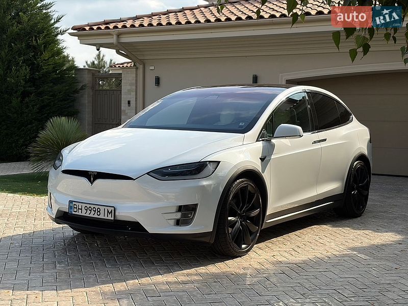 Tesla Model X 2016