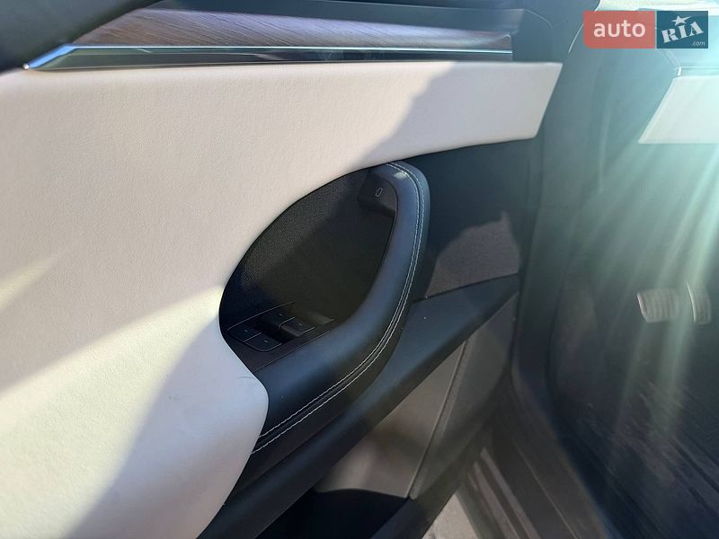Позашляховик / Кросовер Tesla Model X 2022 в Львові