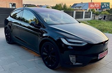 Tesla Model X  2020