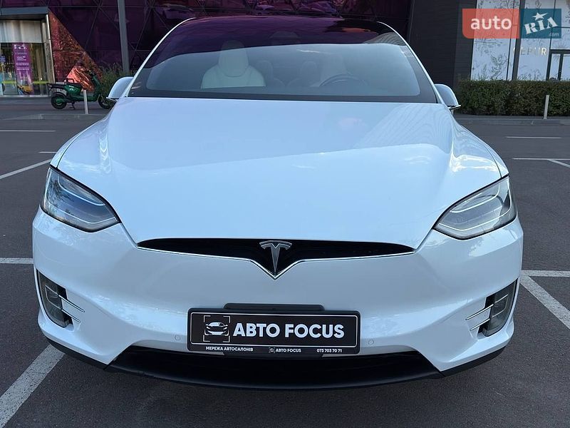 Позашляховик / Кросовер Tesla Model X 2017 в Києві