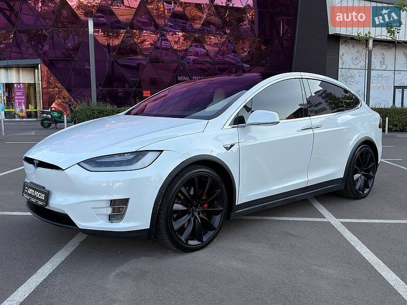 Позашляховик / Кросовер Tesla Model X 2017 в Києві