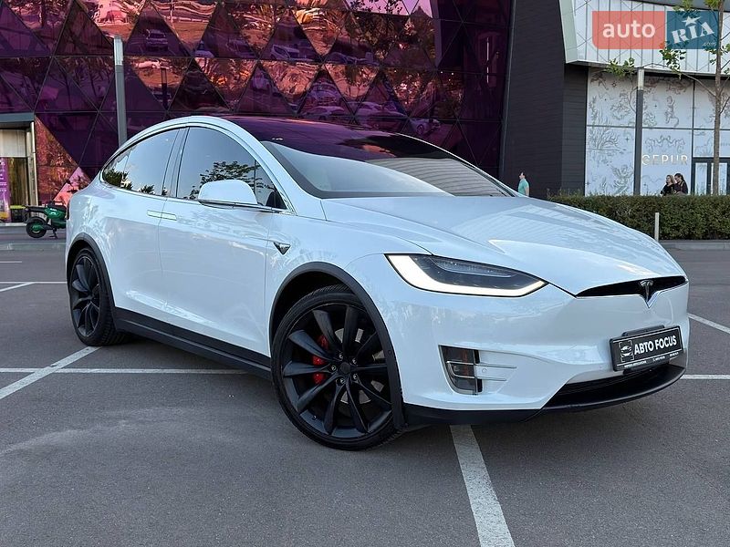 Позашляховик / Кросовер Tesla Model X 2017 в Києві