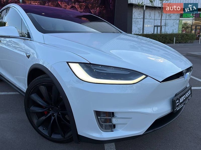 Позашляховик / Кросовер Tesla Model X 2017 в Києві