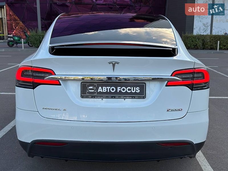 Позашляховик / Кросовер Tesla Model X 2017 в Києві