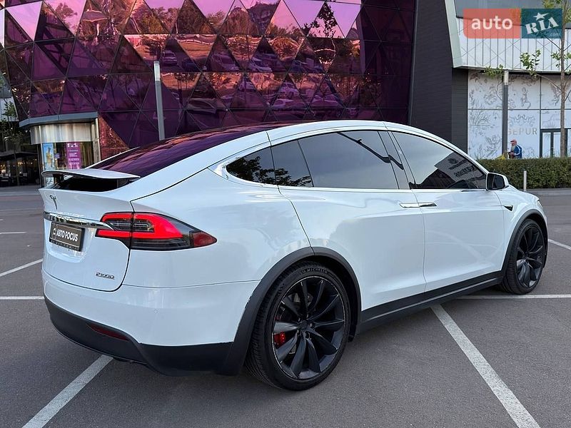 Позашляховик / Кросовер Tesla Model X 2017 в Києві