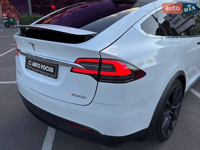 Позашляховик / Кросовер Tesla Model X 2017 в Києві