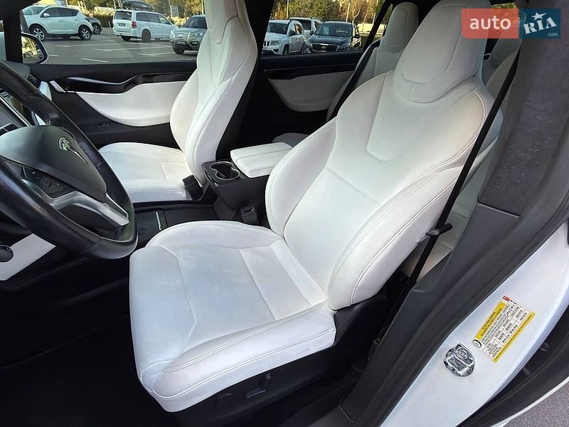 Позашляховик / Кросовер Tesla Model X 2017 в Києві