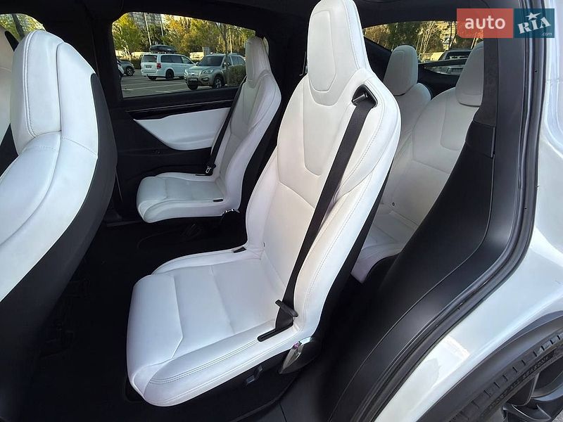 Позашляховик / Кросовер Tesla Model X 2017 в Києві