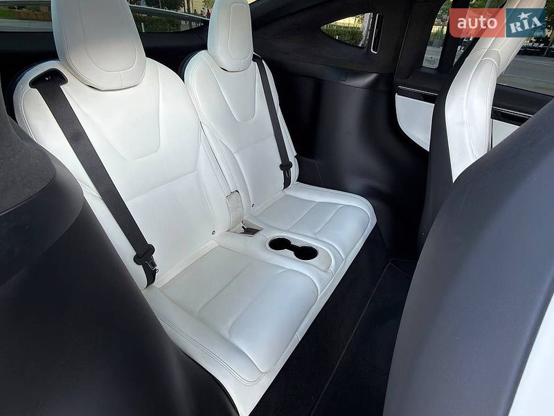 Позашляховик / Кросовер Tesla Model X 2017 в Києві