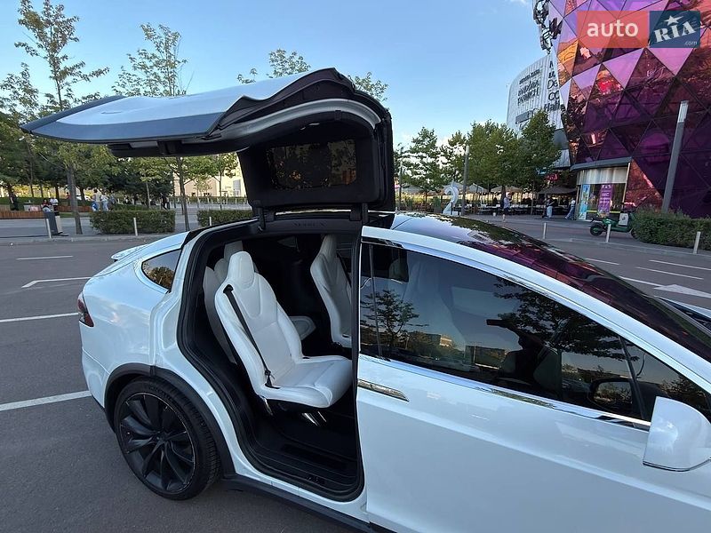 Позашляховик / Кросовер Tesla Model X 2017 в Києві