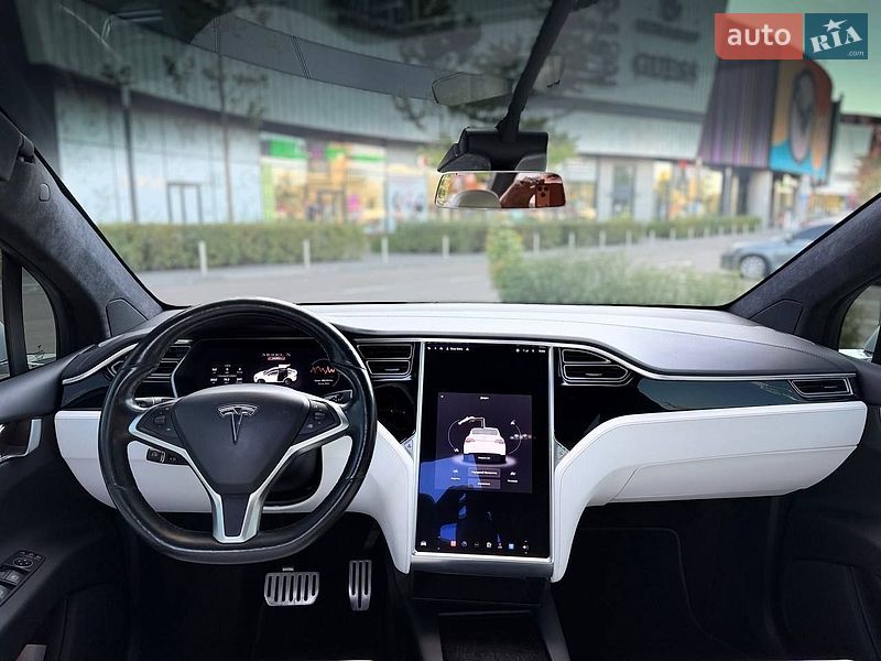 Позашляховик / Кросовер Tesla Model X 2017 в Києві