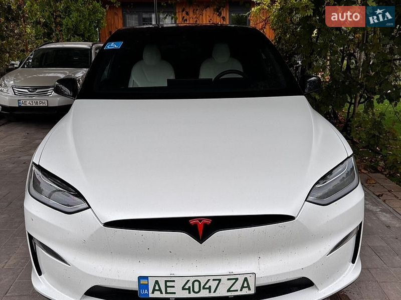 Tesla Model X 2023
