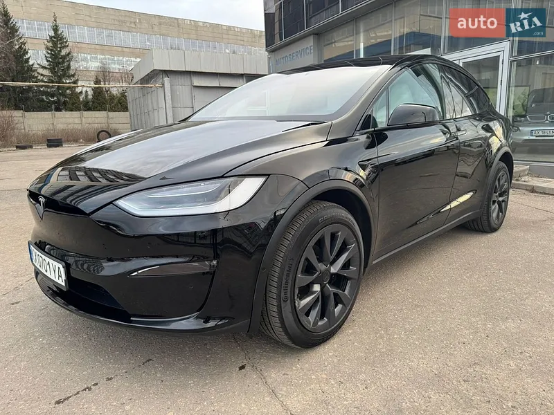 Tesla Model X 2022