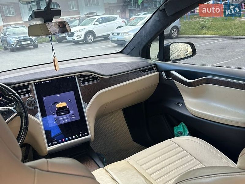 Внедорожник / Кроссовер Tesla Model X 2016 в Чернигове фото 9 Внедорожник / Кроссовер Tesla Model X 2016 в Чернигове