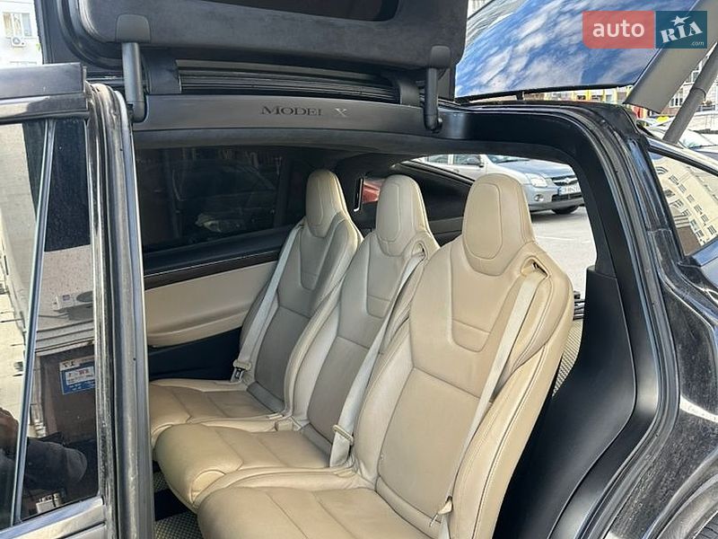 Внедорожник / Кроссовер Tesla Model X 2016 в Чернигове фото 10 Внедорожник / Кроссовер Tesla Model X 2016 в Чернигове