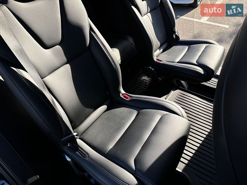 Внедорожник / Кроссовер Tesla Model X 2021 в Киеве