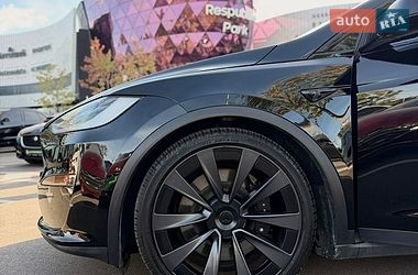 Внедорожник / Кроссовер Tesla Model X 2021 в Киеве