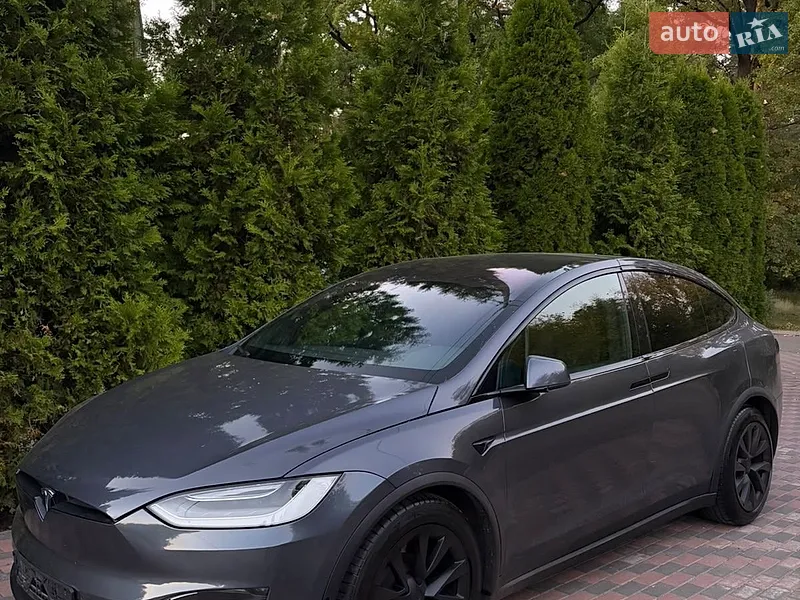 Tesla Model X 2022