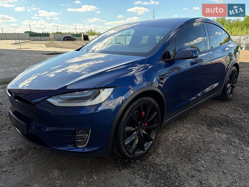 Позашляховик / Кросовер Tesla Model X 2019 в Києві