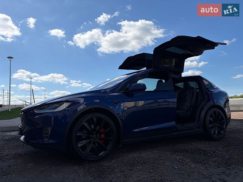Позашляховик / Кросовер Tesla Model X 2019 в Києві