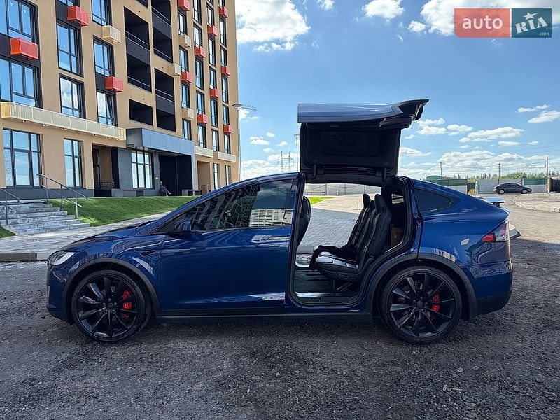 Позашляховик / Кросовер Tesla Model X 2019 в Києві