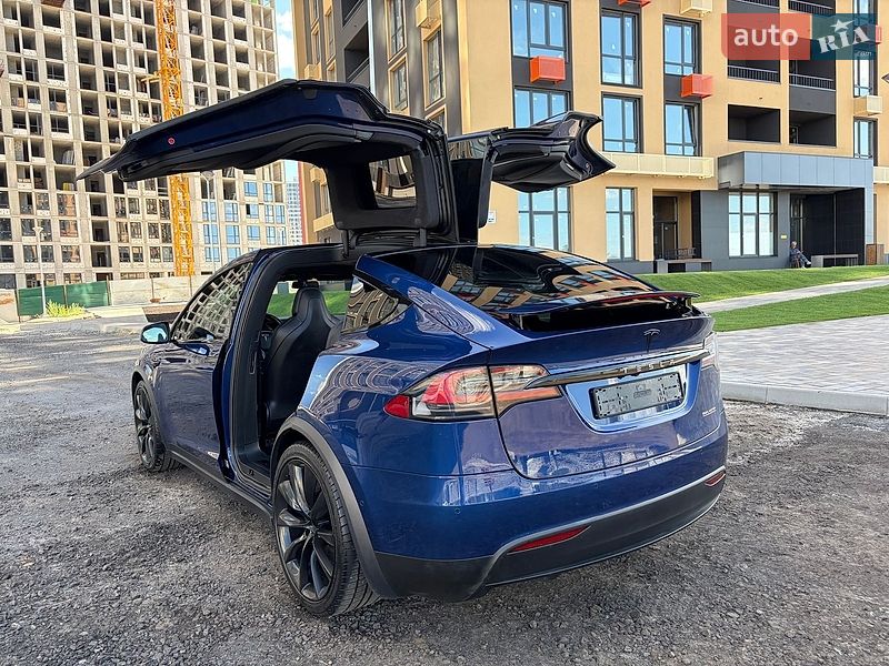 Позашляховик / Кросовер Tesla Model X 2019 в Києві
