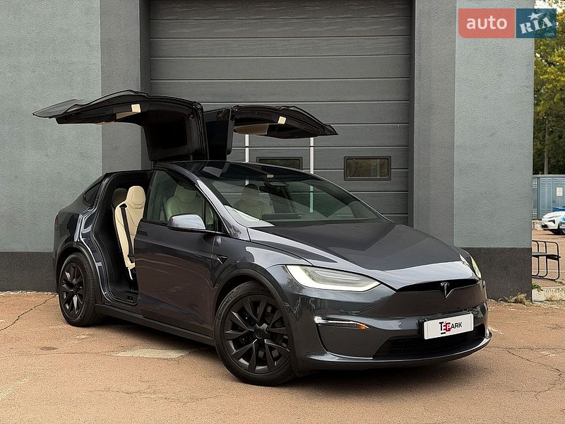 Tesla Model X 2022