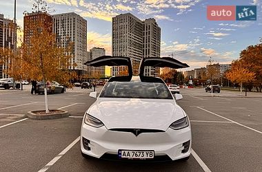 Tesla Model X  2019