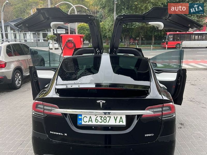 Позашляховик / Кросовер Tesla Model X 2018 в Черкасах