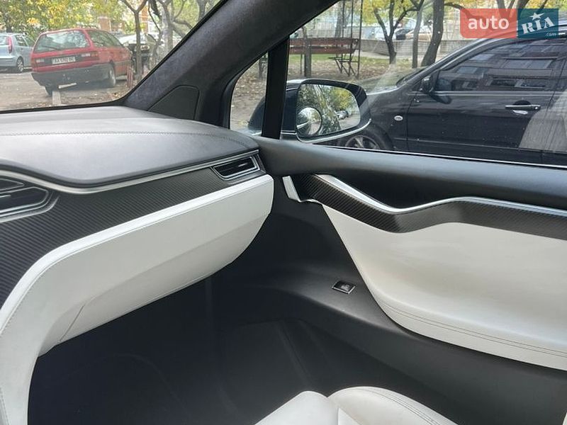Позашляховик / Кросовер Tesla Model X 2018 в Черкасах