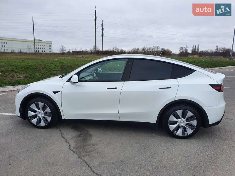 Tesla Model Y 2020