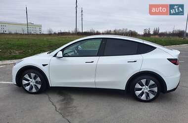 Tesla Model Y  2020