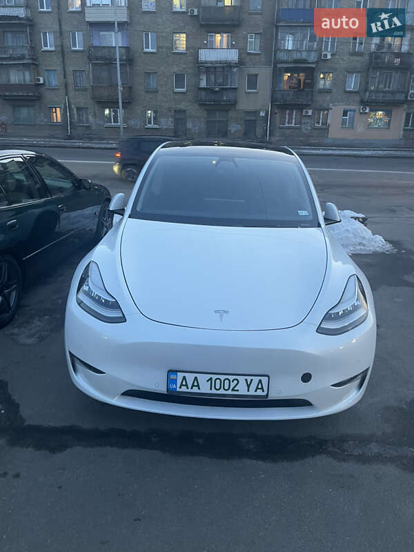 Универсал Tesla Model Y