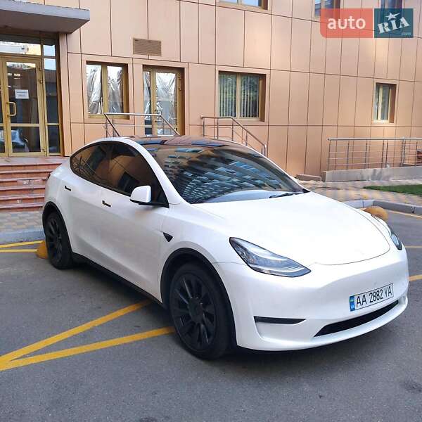 Tesla Model Y 2021