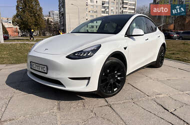 Tesla Model Y  2021