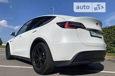 Tesla Model Y  2021