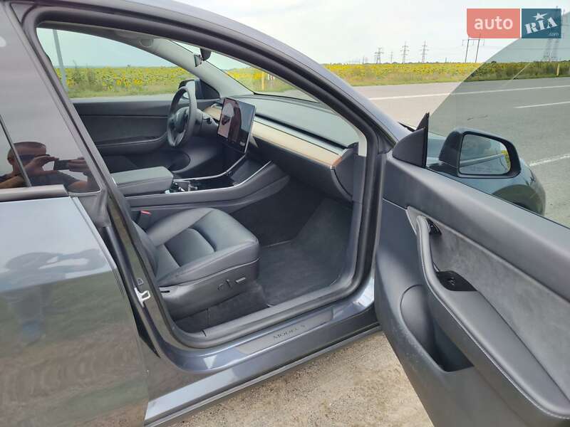 Внедорожник / Кроссовер Tesla Model Y 2020 в Днепре