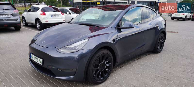 Tesla Model Y 2021