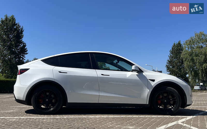 Tesla Model Y 2021