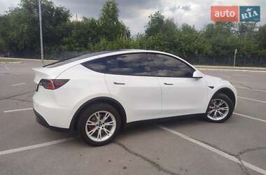 Tesla Model Y  2020