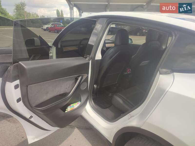 Внедорожник / Кроссовер Tesla Model Y 2020 в Запорожье