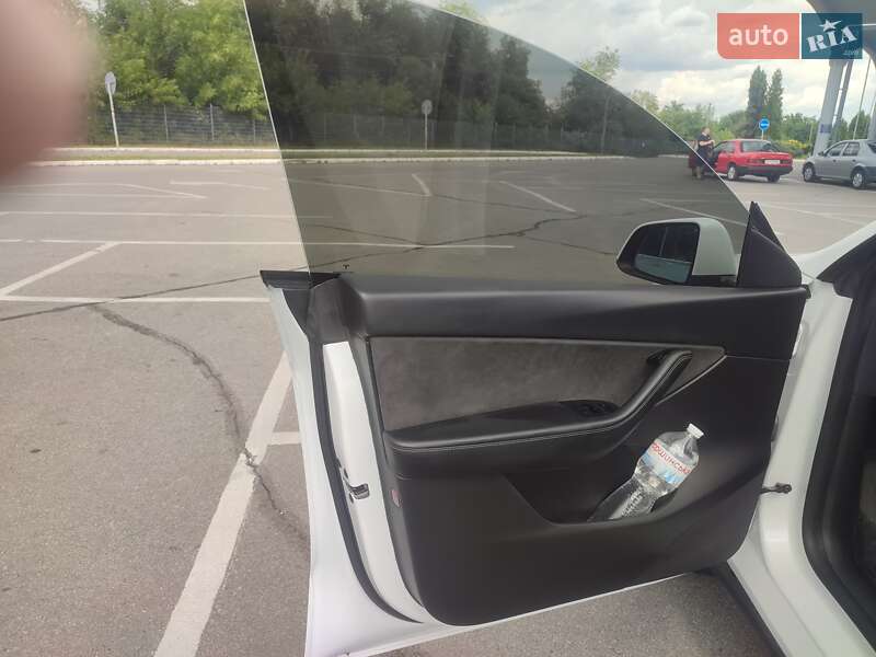 Внедорожник / Кроссовер Tesla Model Y 2020 в Запорожье