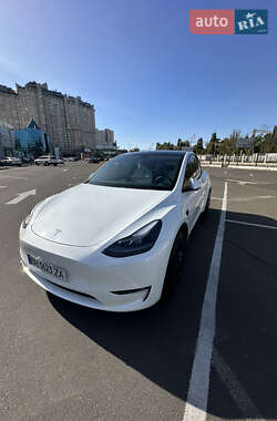 Tesla Model Y  2022