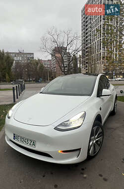Tesla Model Y  2020