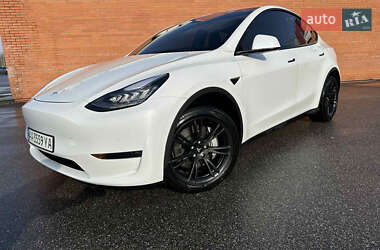 Tesla Model Y  2020