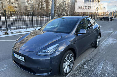 Tesla Model Y  2020