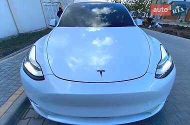 Tesla Model Y  2022